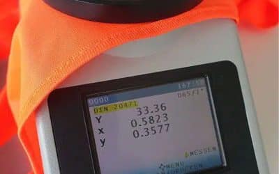 Măsurarea culorii hainelor de înaltă vizibilitate în conformitate cu DIN EN ISO 20471